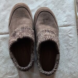 Skechers Brown Suede Women's Size 8 Slip-On Shoes with Knit Cuff